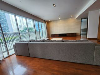 À louer 3 chambres appartement à Khlong Toei, Bangkok
