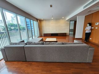 À louer 3 chambres appartement à Khlong Toei, Bangkok