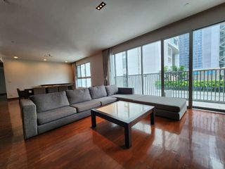 À louer 3 chambres appartement à Khlong Toei, Bangkok