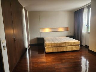 À louer 3 chambres appartement à Pathum Wan, Bangkok