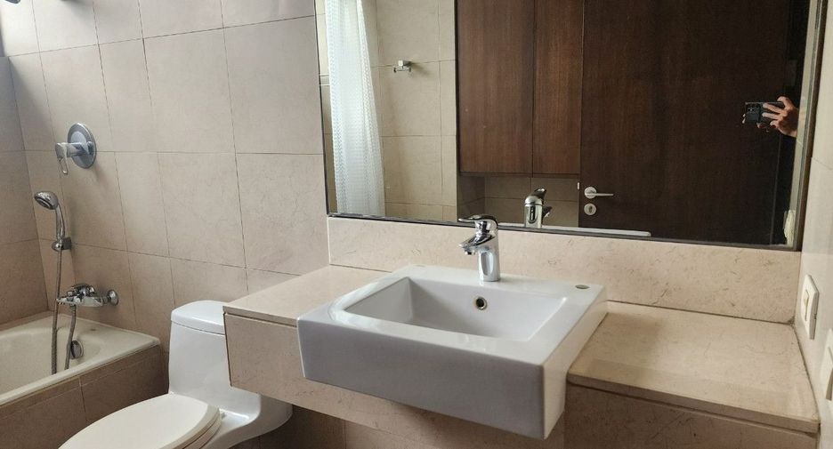 For rent 3 bedrooms apartment in Pathum Wan, Bangkok