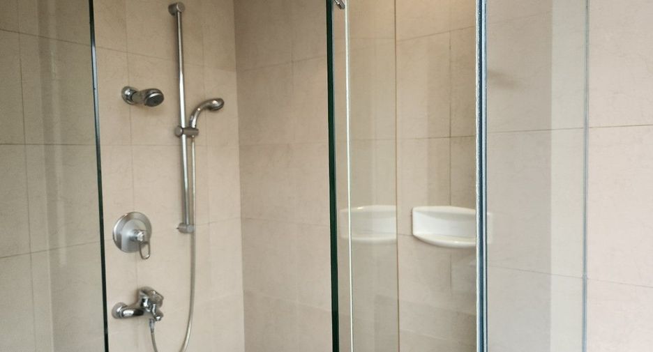 For rent 3 bedrooms apartment in Pathum Wan, Bangkok