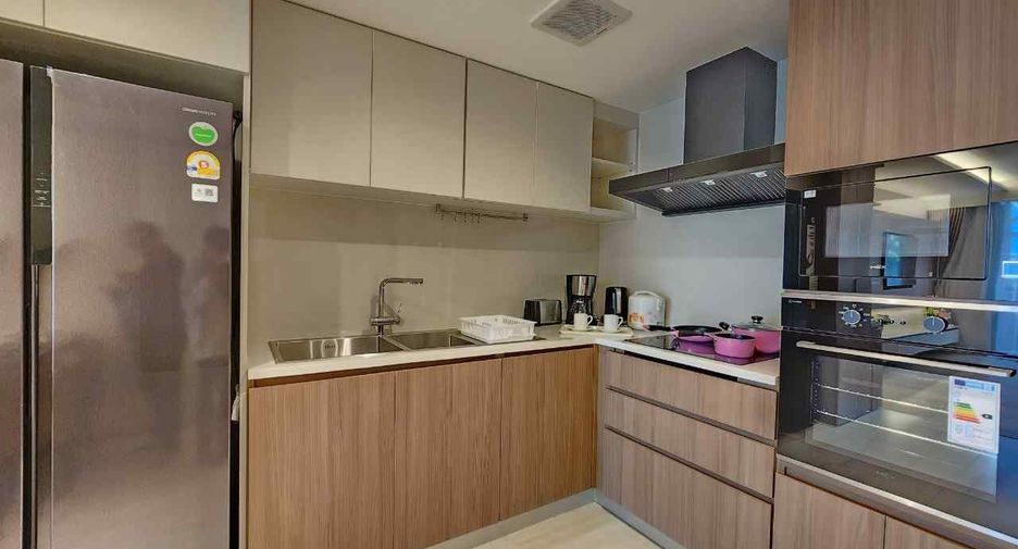 For rent 2 bedrooms apartment in Khlong Toei, Bangkok