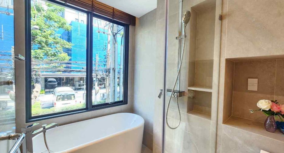 For rent 2 bedrooms apartment in Khlong Toei, Bangkok