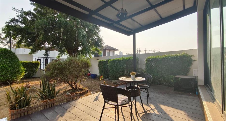 Casa en venta de 5 habitaciones en Mueang Chon Buri, Chonburi