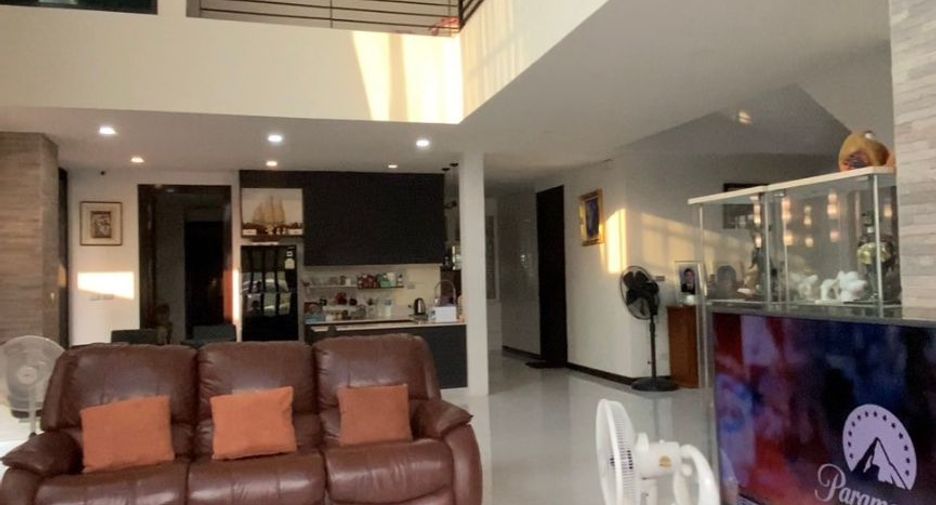 Casa en venta de 5 habitaciones en Mueang Chon Buri, Chonburi