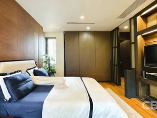 For sale 4 bedrooms house in Watthana, Bangkok