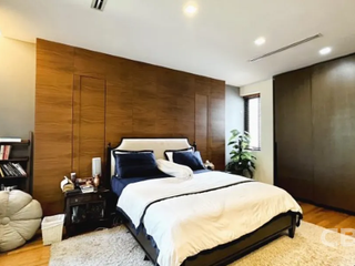 For sale 4 bedrooms house in Watthana, Bangkok