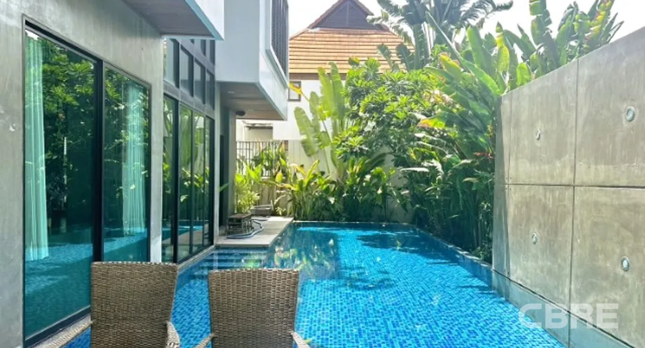 For sale 4 bedrooms house in Watthana, Bangkok