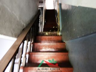 For sale 9 bedrooms retail Space in Huai Khwang, Bangkok