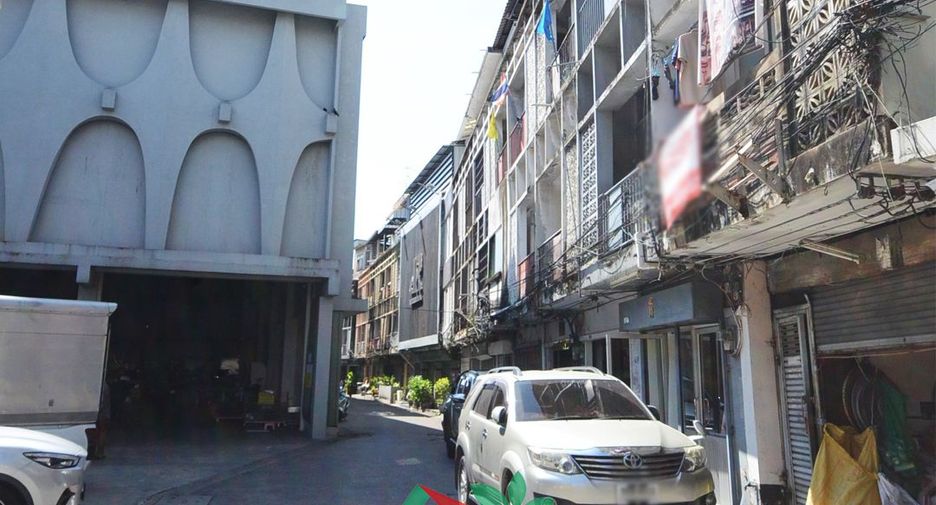 Local comercial en venta de 9 habitaciones en Huai Khwang, Bangkok