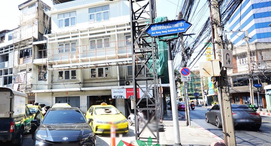 Local comercial en venta de 9 habitaciones en Huai Khwang, Bangkok