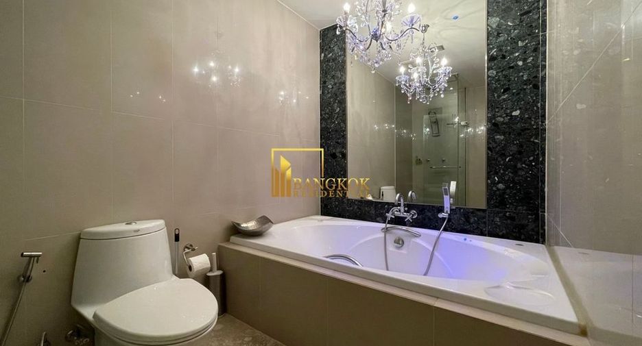 For rent 2 bedrooms condo in Khlong Toei, Bangkok