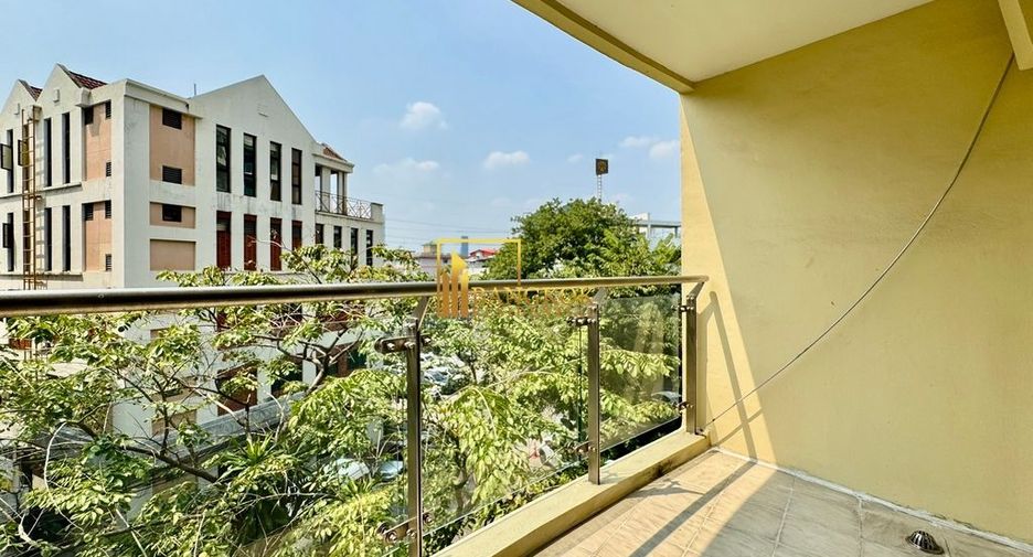 Condo en alquiler de 2 habitaciones en Watthana, Bangkok