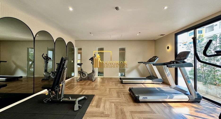 For rent 1 bed serviced apartment in Watthana, Bangkok