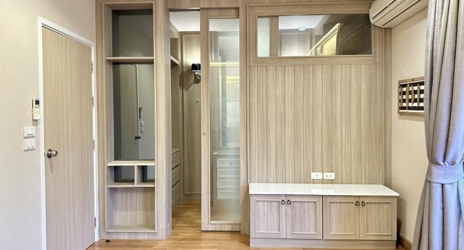 For rent 3 bedrooms townhouse in Pak Kret, Nonthaburi