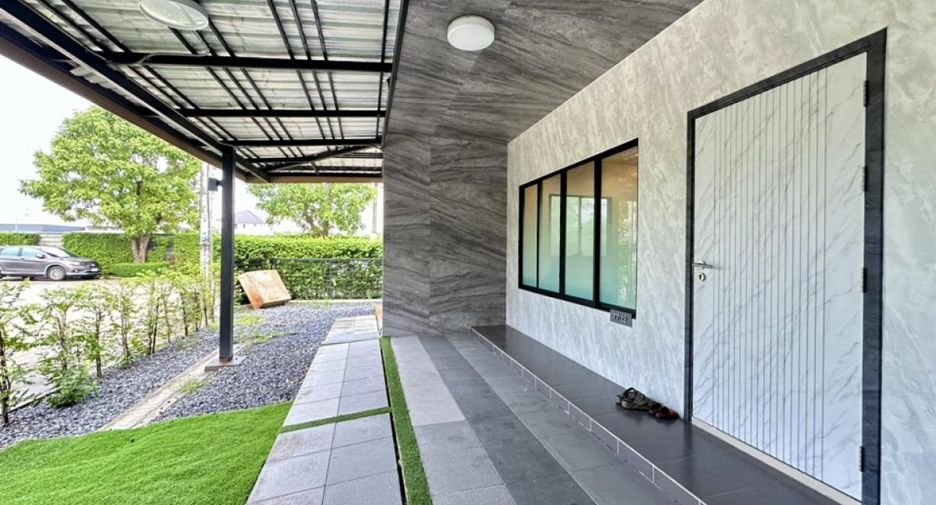 For rent 3 bedrooms townhouse in Pak Kret, Nonthaburi