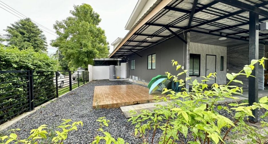 For rent 3 bedrooms townhouse in Pak Kret, Nonthaburi