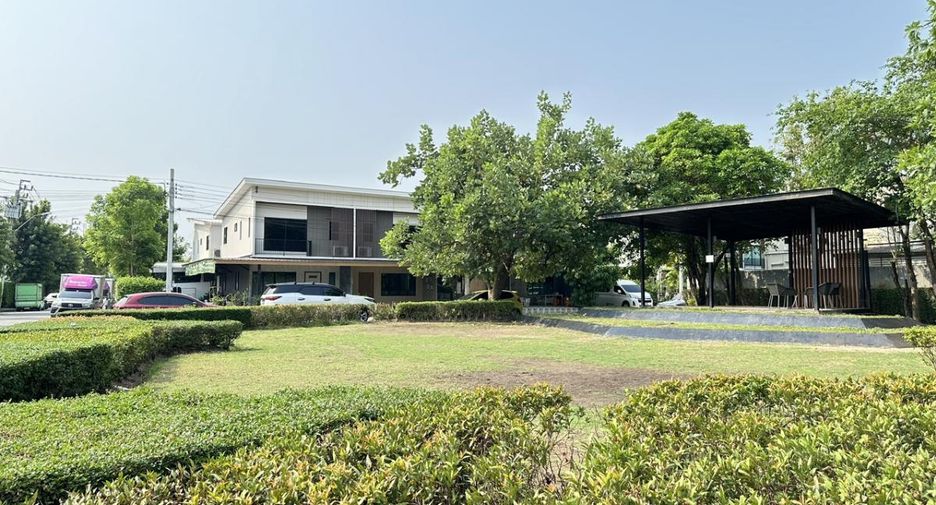 For rent 3 bedrooms townhouse in Pak Kret, Nonthaburi