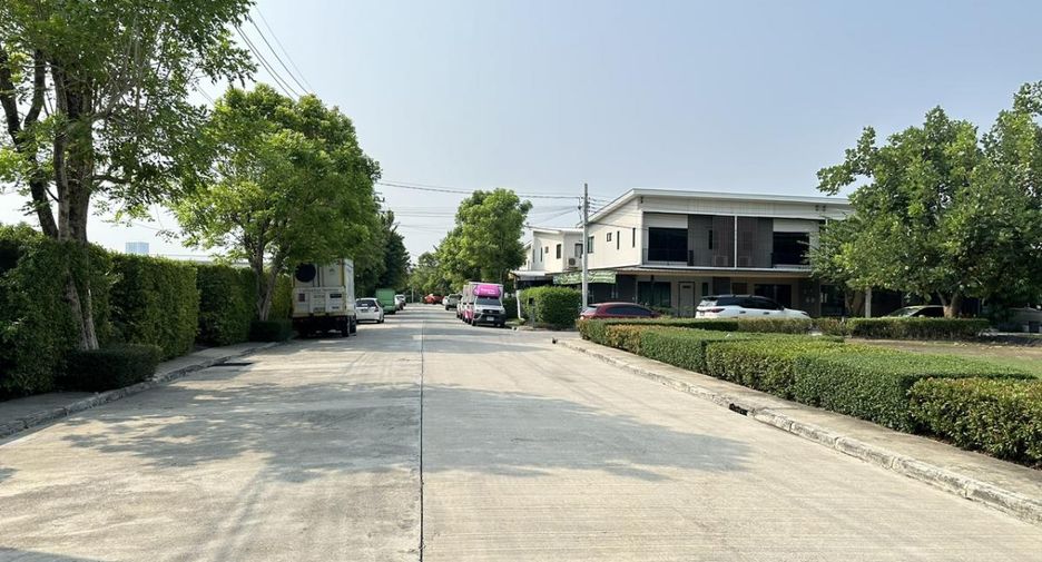 For rent 3 bedrooms townhouse in Pak Kret, Nonthaburi