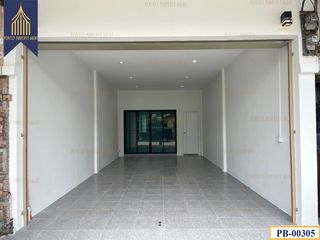 For sale 3 bed retail Space in Krathum Baen, Samut Sakhon