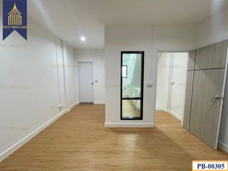 For sale 3 bed retail Space in Krathum Baen, Samut Sakhon