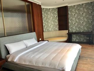 For rent 3 bed condo in Pathum Wan, Bangkok
