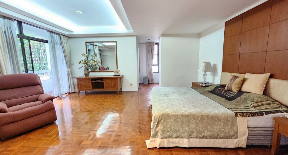 For rent 3 bedrooms apartment in Khlong Toei, Bangkok