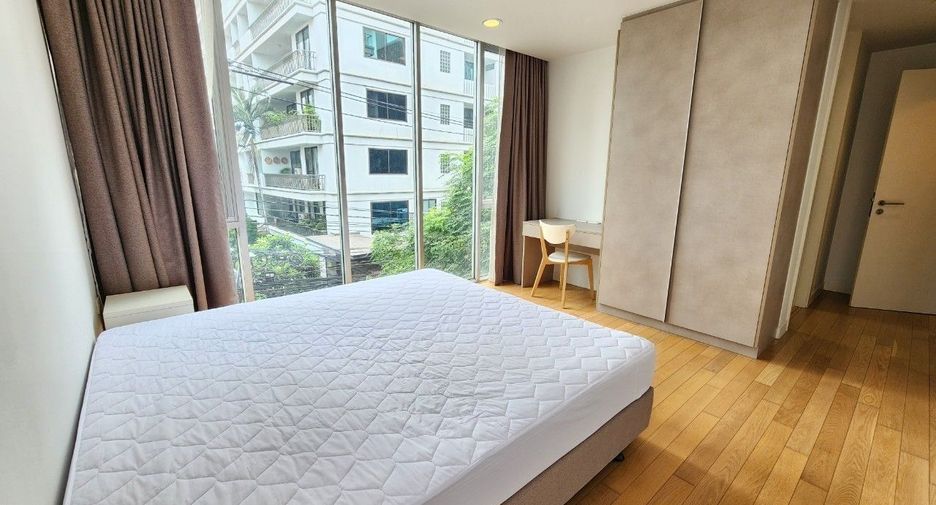For rent 2 bedrooms apartment in Khlong Toei, Bangkok
