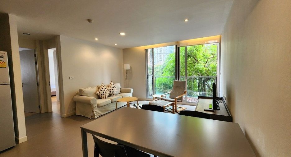 For rent 2 bedrooms apartment in Khlong Toei, Bangkok