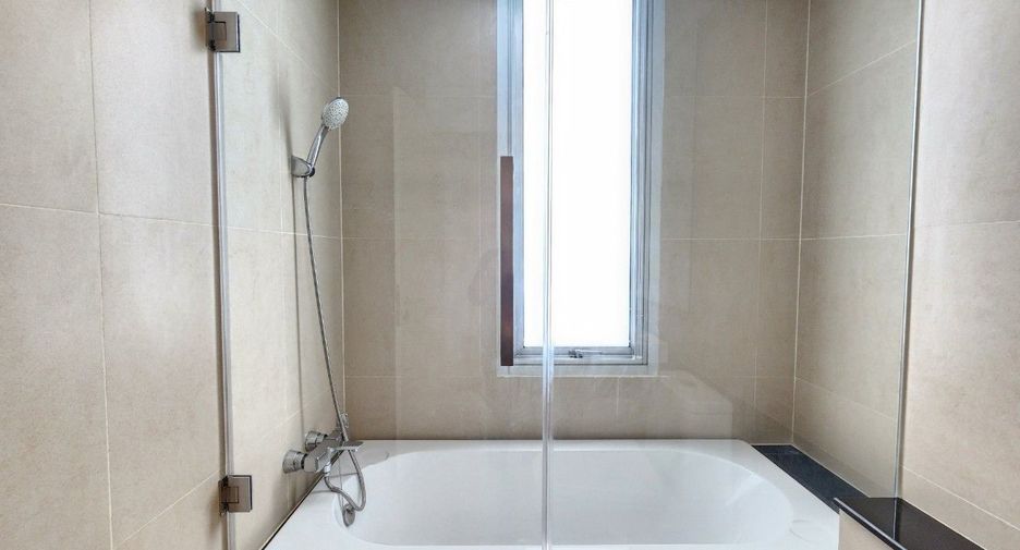 For rent 2 bedrooms apartment in Khlong Toei, Bangkok