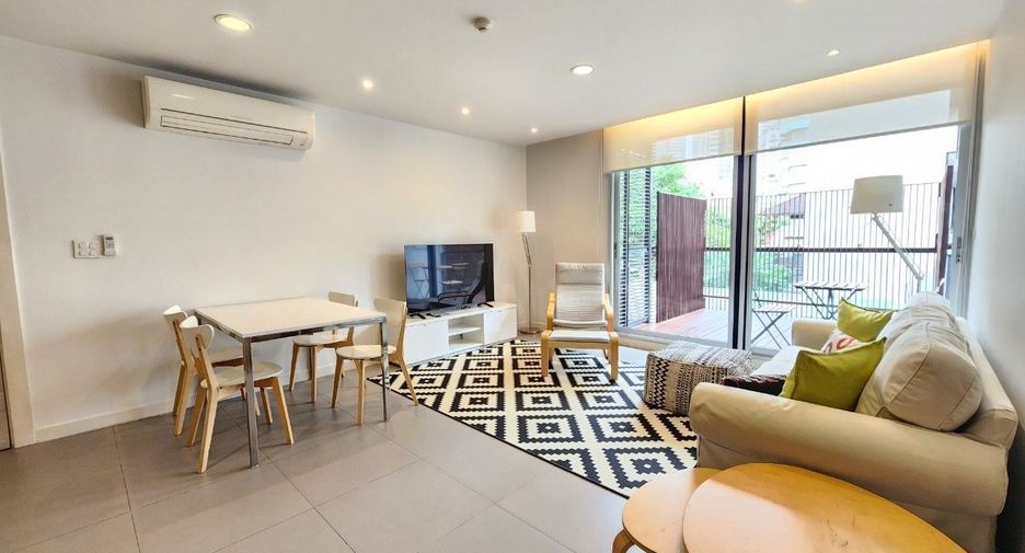 For rent 2 bedrooms apartment in Khlong Toei, Bangkok