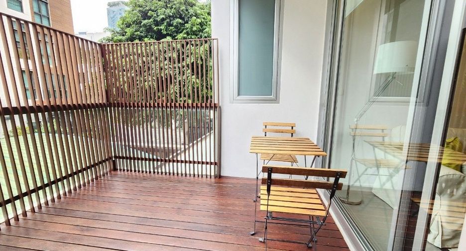 For rent 2 bedrooms apartment in Khlong Toei, Bangkok