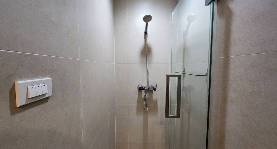 For rent 2 bedrooms apartment in Khlong Toei, Bangkok