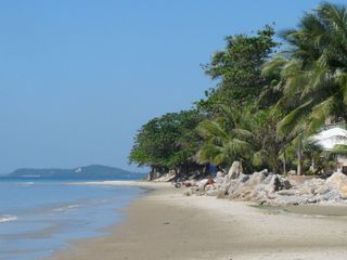 For sale 2 bed condo in Klaeng, Rayong