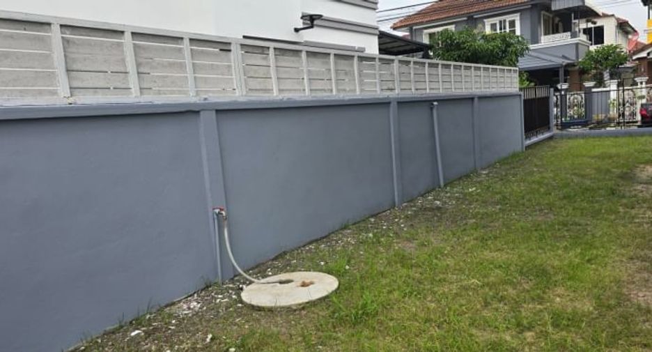 For sale 3 bedrooms house in Khan Na Yao, Bangkok