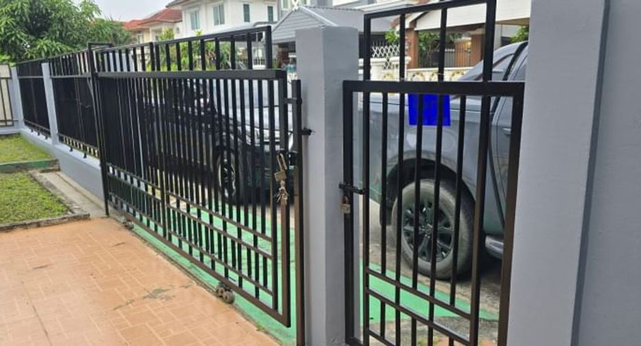 For sale 3 bedrooms house in Khan Na Yao, Bangkok