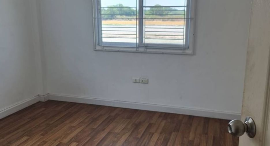 For sale 3 bedrooms house in Khan Na Yao, Bangkok