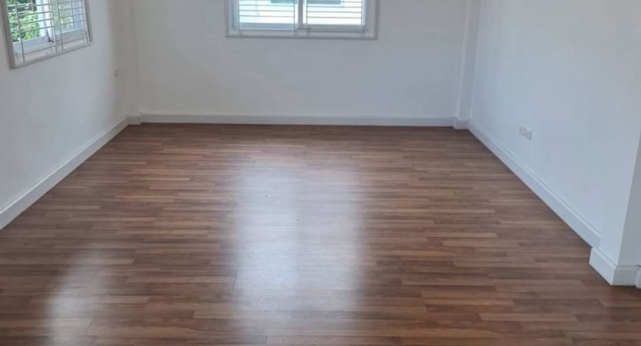 For sale 3 bedrooms house in Khan Na Yao, Bangkok