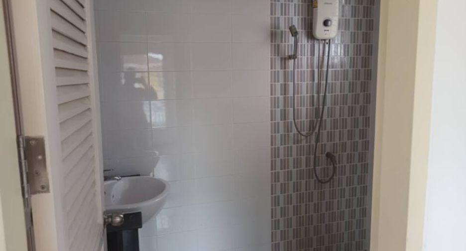 For sale 3 bedrooms house in Khan Na Yao, Bangkok
