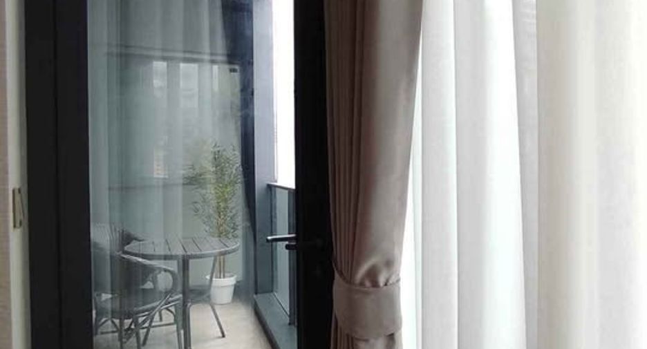 For sale 1 bed condo in Khlong Toei, Bangkok