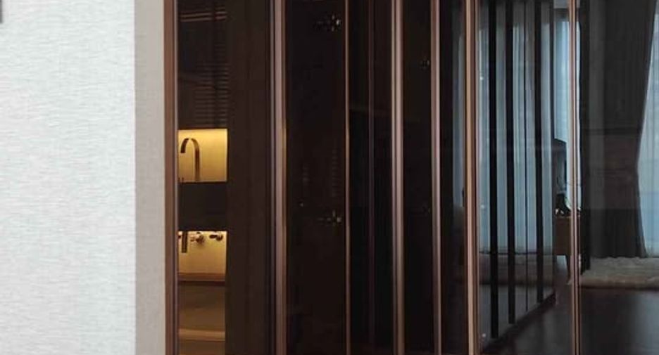 For sale 1 bed condo in Khlong Toei, Bangkok