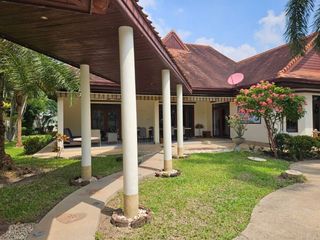 For rent 6 Beds house in Bang Lamung, Chonburi