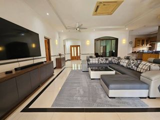 For rent 6 Beds house in Bang Lamung, Chonburi
