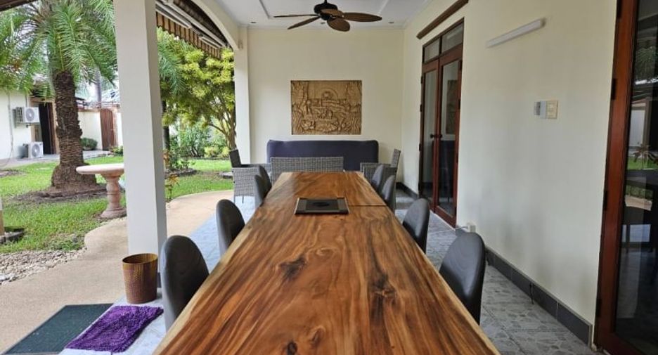For rent 6 bedrooms house in East Pattaya, Pattaya