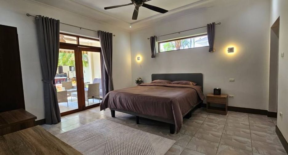 For rent 6 bedrooms house in East Pattaya, Pattaya
