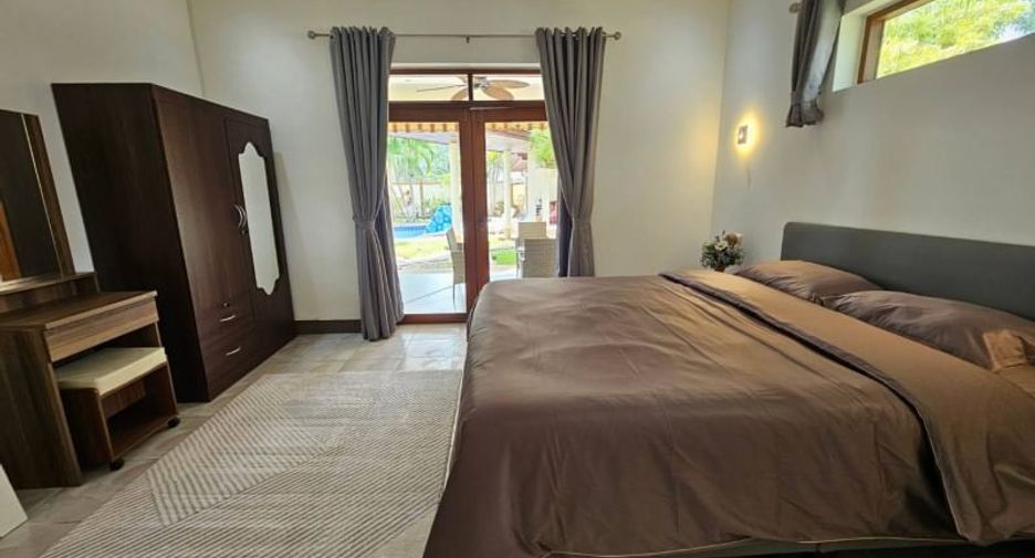 For rent 6 bedrooms house in East Pattaya, Pattaya