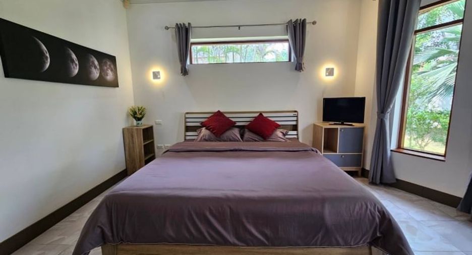 For rent 6 bedrooms house in East Pattaya, Pattaya