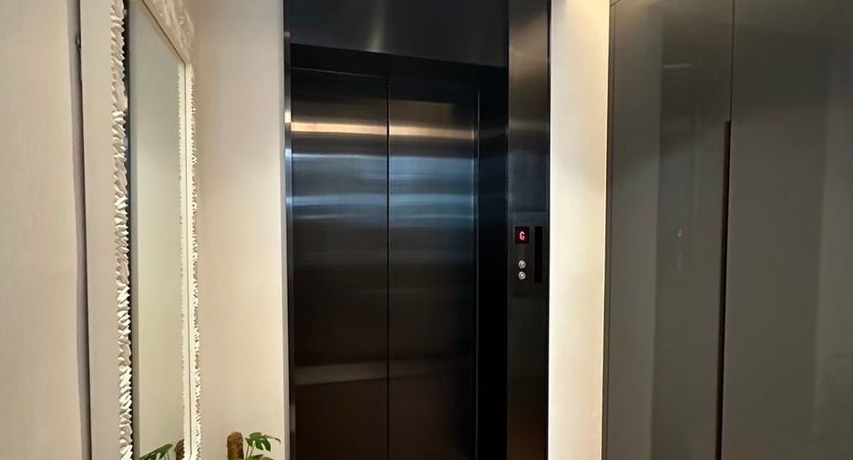 For sale 2 bed condo in Khlong Toei, Bangkok