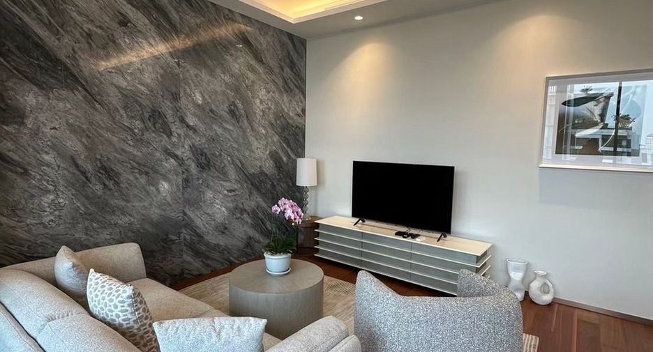 For sale 2 bed condo in Khlong Toei, Bangkok